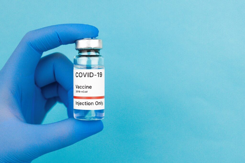 Kötelezp koronavírus védőoltás a munkahelyeken